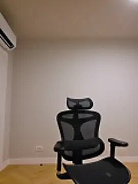 Webcam Model (MiaRides19) is live