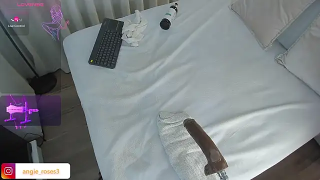 angiee_roses webcam