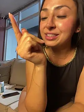 Webcam Model (ArianaDominguezPink_)  is live.Free join now!