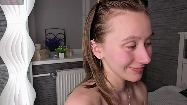 ethalbuffkin (F teen) - Ride in the pillow<3