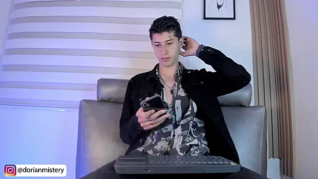 Dorianmistery (Dorianmistery2322_)