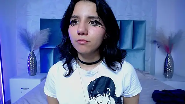 hollypeach - HollyPeach's free webcam - UK Sex Cams