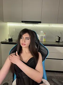 curlylara - CurlyLara's free webcam - UK Sex Cams