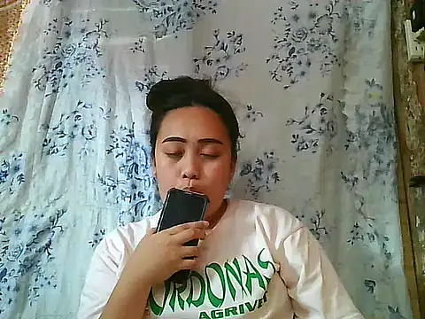 pinay_chubby20 - Pinay_Chubby20's free webcam - UK Sex Cams