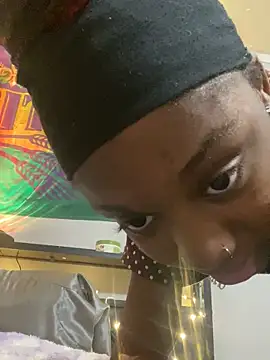 HennessyBaby21 from StripChat is Freechat