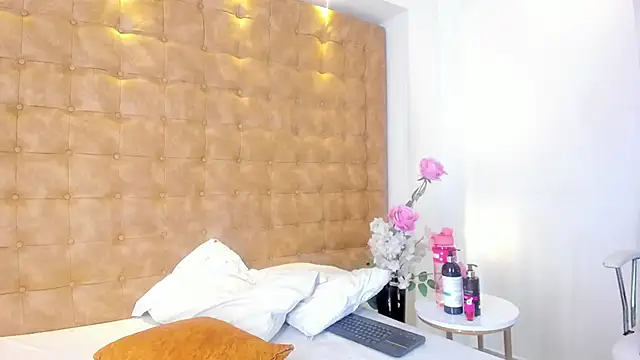 violet_giraldo - Violet_giraldo's free webcam - UK Sex Cams