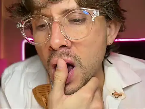 mcklister_kinky_feets - Mcklister_kinky_feets's free webcam - UK Sex Cams