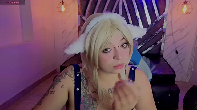 _vermell_ - _Vermell_'s free webcam - UK Sex Cams