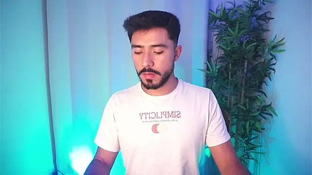 dam0n_fr0st - Dam0n_fr0st's free webcam - UK Sex Cams