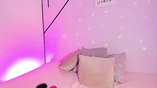 miahcornell_ - MiahCornell_'s free webcam - UK Sex Cams