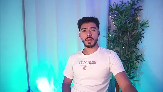 dam0n_fr0st - Dam0n_fr0st's free webcam - UK Sex Cams