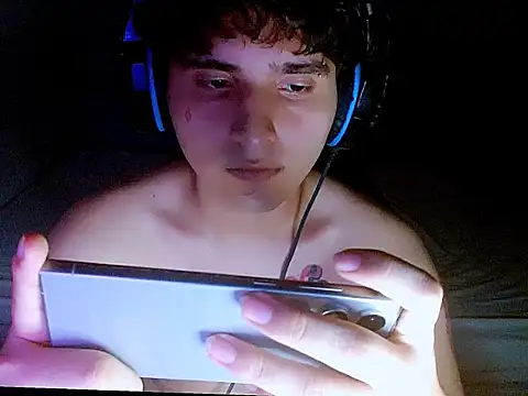 suggarboy69 - Suggarboy69's free webcam - UK Sex Cams