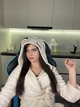 CurlyLara live sex cam