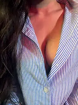 KARISHMA-STRIP live sex cam
