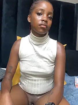 Webcam Model (Littlebunny33)  is live.Free join now!