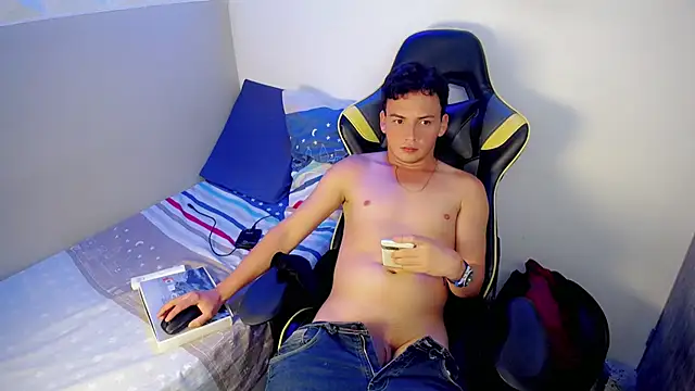 mathias_twinkk - Mathias_twinkk's free webcam - UK Sex Cams