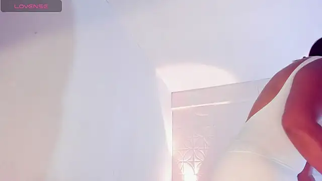 emillylim - EmillyLim's free webcam - UK Sex Cams