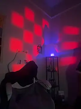 Lunalovesyou8 live sex cam