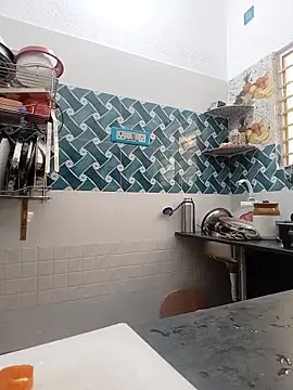 Webcam Model (Hot-Tinaa) is live