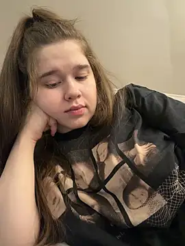 HornyGirlH live sex cam