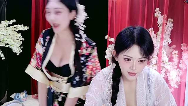 美女Banana-Milk69在线直播