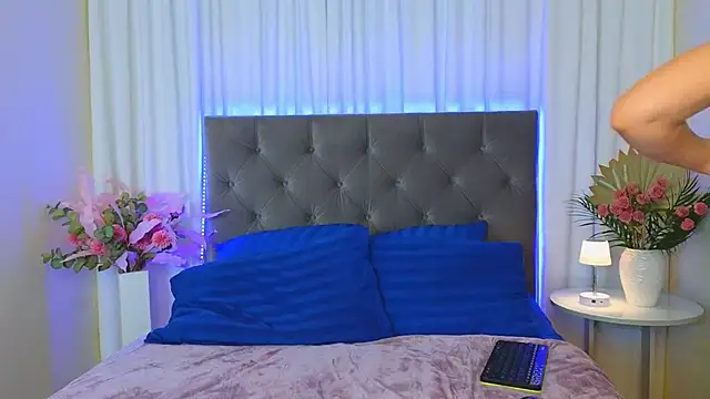 ariana_petite (F young) - ice cube on tits💦