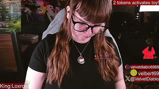 velvetdiablo (F young) - Tits out yay!