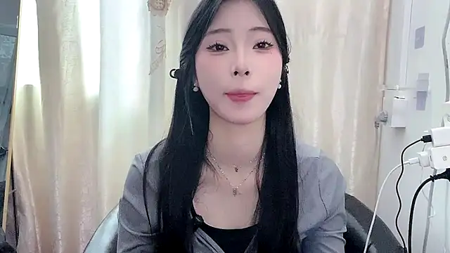 yiyibaby2026 - Yiyibaby2026's free webcam