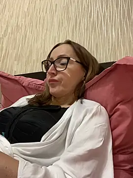 lauradavis - LauraDavis's free webcam - UK Sex Cams