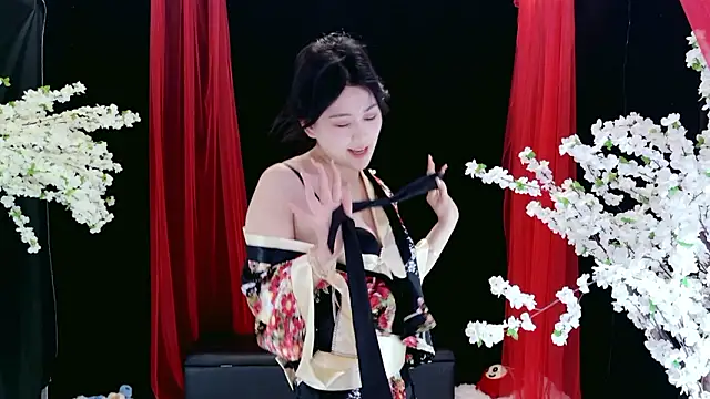 美女Banana-Milk69在线直播