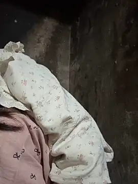 charlotte-ee - Charlotte-ee's free webcam - UK Sex Cams