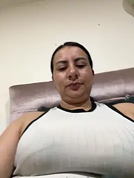 abril_luv (F young) - Choose your birthday gift