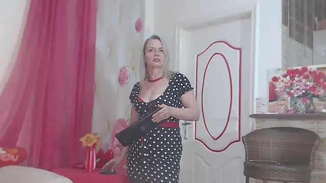 rebeccadarling - RebeccaDarling's free webcam - UK Sex Cams