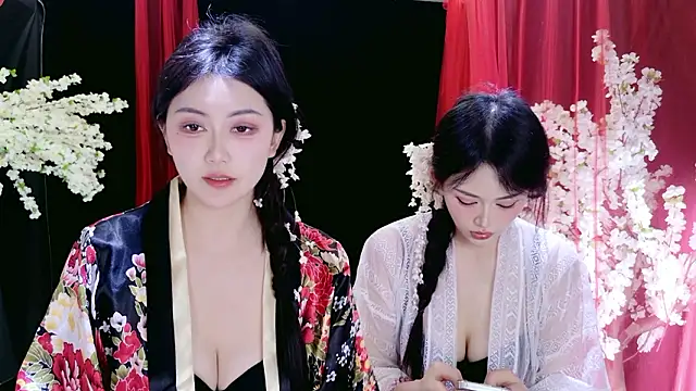 美女Banana-Milk69在线直播