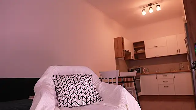 sharlin_13 - Sharlin_13's free webcam - UK Sex Cams