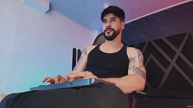 petesevans - Petesevans's free webcam - UK Sex Cams