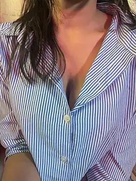 Webcam Model (KARISHMA-STRIP) is live