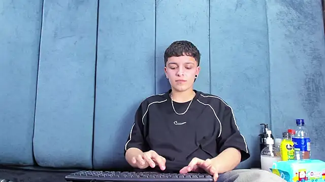 megan_thompson_ - Megan_Thompson_'s free webcam - UK Sex Cams