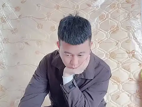 dachui_168 (Ask my age) - 想要一颗大钻石💎，有没有性情大哥大姐支持。