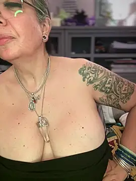 dieseldame1313 webcam