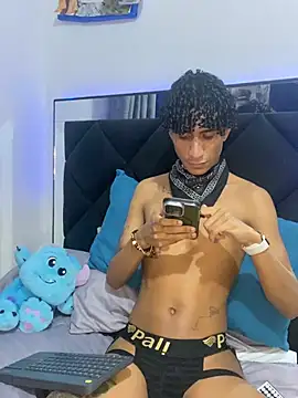 derreck_models - Derreck_models's free webcam - UK Sex Cams