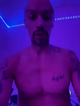 faces818 - Faces818's free webcam - UK Sex Cams