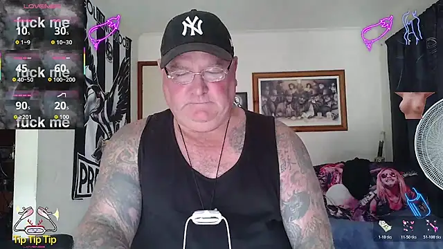 kinkyblueyes69 - KINKYBLUEYES69's free webcam - UK Sex Cams