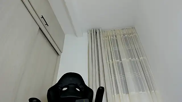 biscuit_oliva - Biscuit_oliva's free webcam - UK Sex Cams