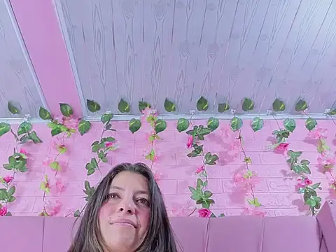 embercooper_ - EmberCooper_'s free webcam - UK Sex Cams