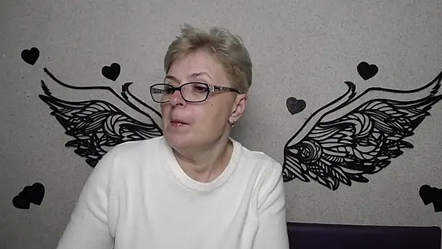 EmiliaGree live sex cam