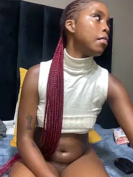 Webcam Model (Littlebunny33)  is live.Free join now!