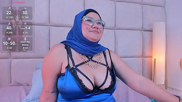 scarlette_33 (F young) - 🍓Show tits +oil