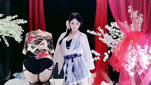 美女Banana-Milk69在线直播