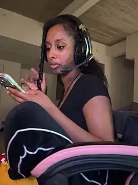 Your_Paris from StripChat is Freechat